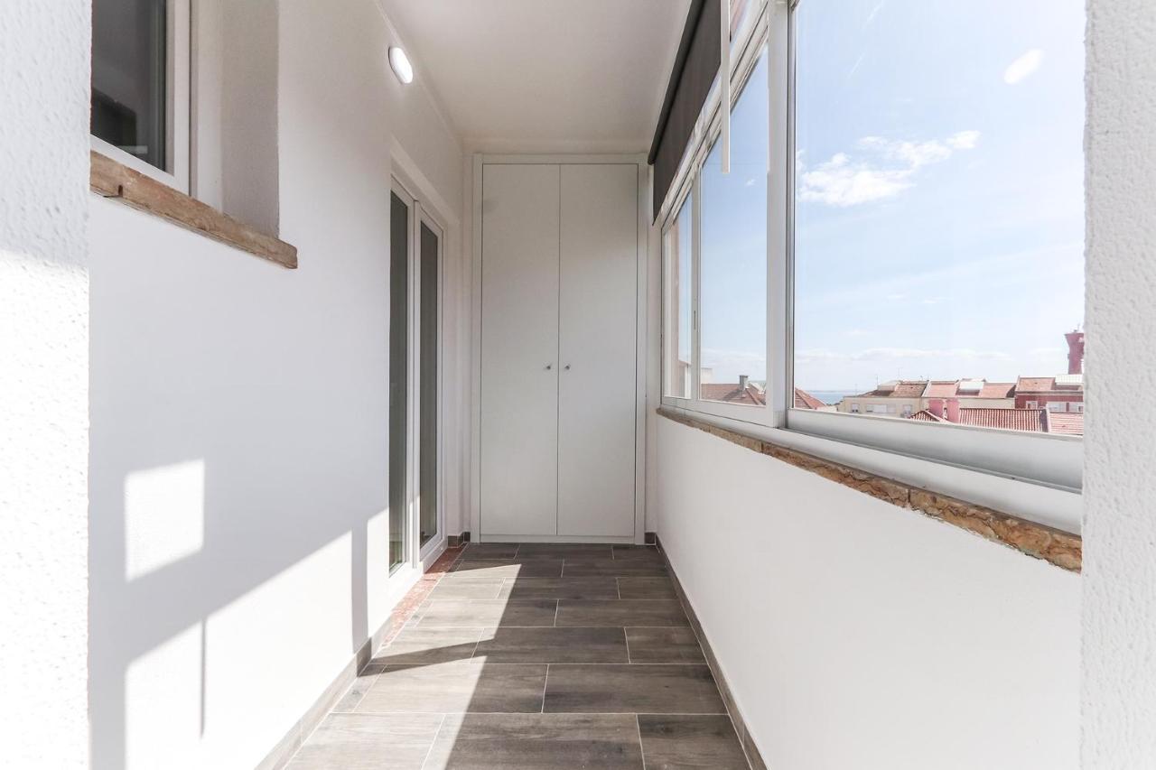 Vita Portucale ! Almada Balcony Экстерьер фото