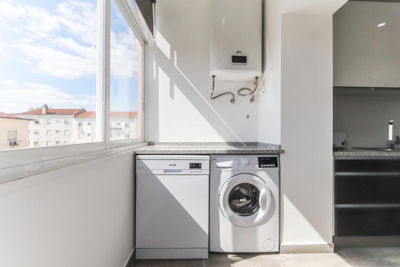 Vita Portucale ! Almada Balcony Экстерьер фото